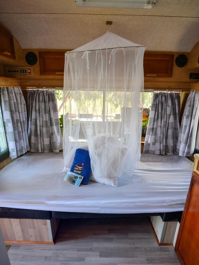 Maggie May House Boat - Colchester - 5Km From Elephant Park Eksteriør billede