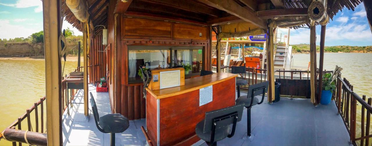 Maggie May House Boat - Colchester - 5Km From Elephant Park Eksteriør billede